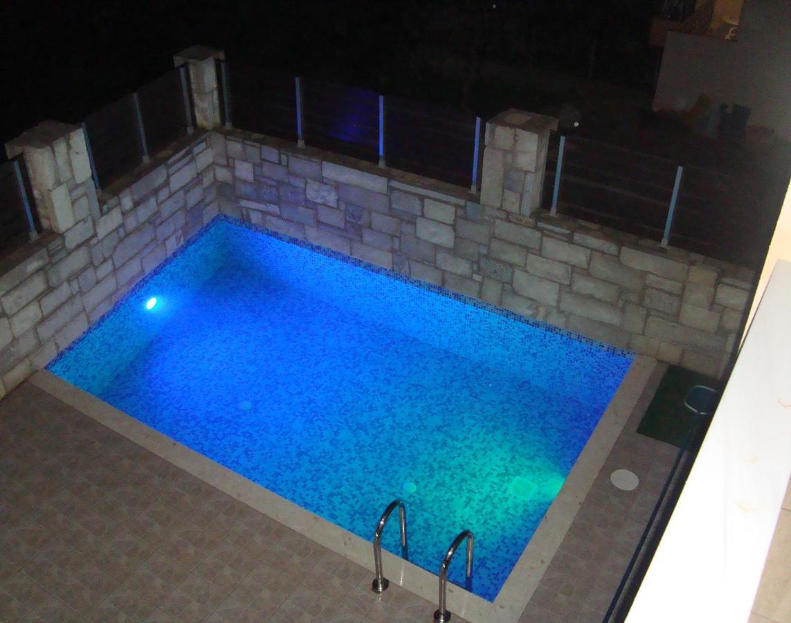 “Theeporto” Maisonette With Pool Γούβες Εξωτερικό φωτογραφία