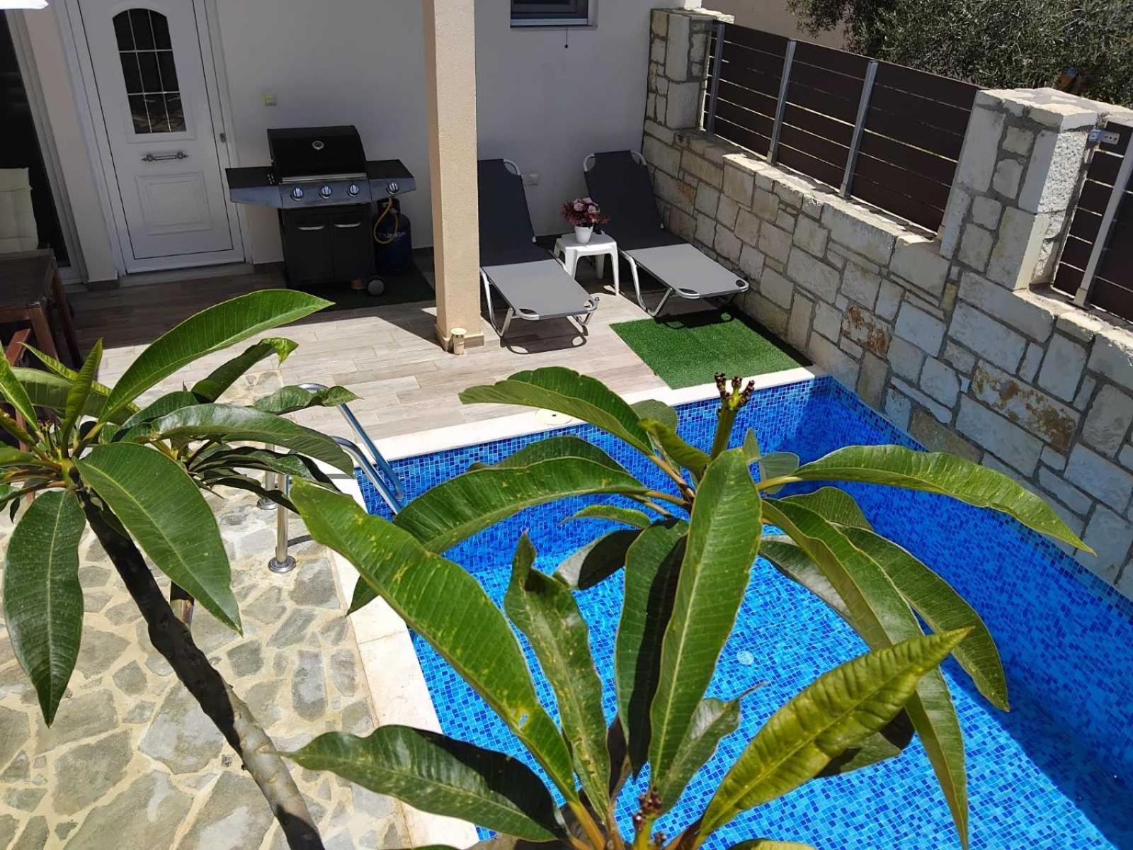 “Theeporto” Maisonette With Pool Γούβες Εξωτερικό φωτογραφία